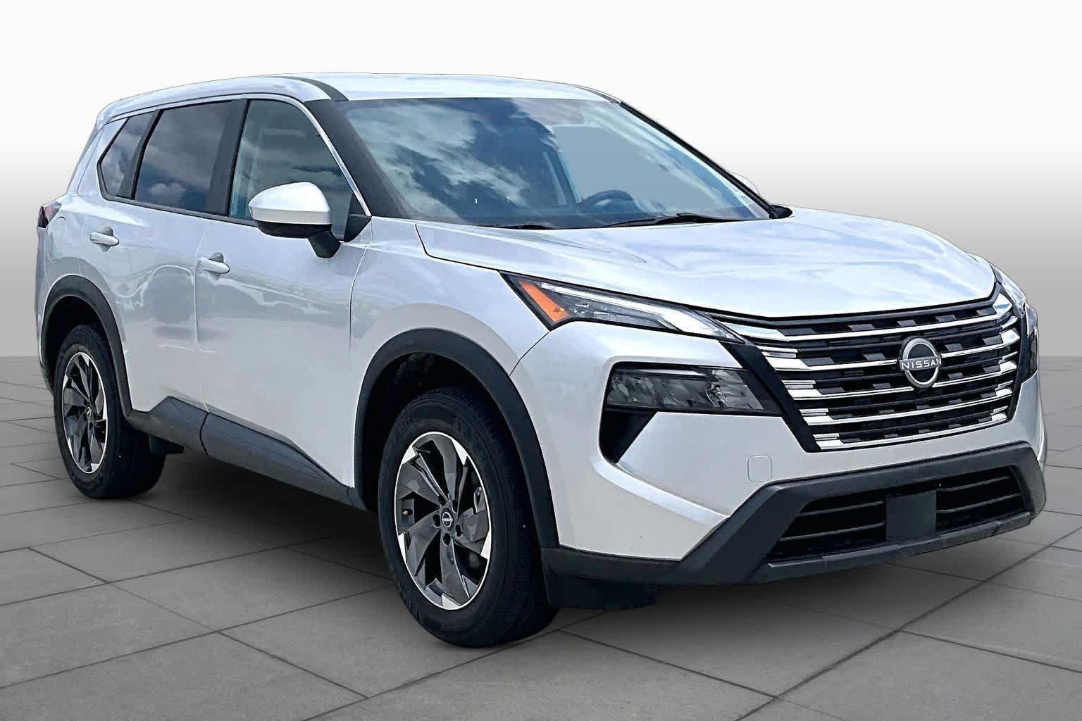 Used 2024 Brilliant Silver Metallic Nissan SV image 3