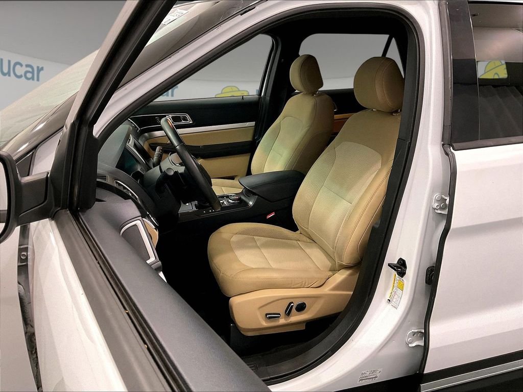 Used 2016 White Ford XLT image 10