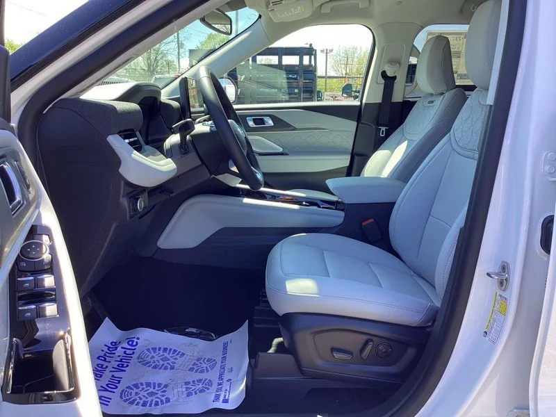 New 2026 White Ford Platinum image 25
