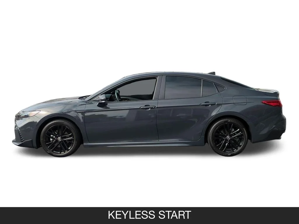 Used 2025  Toyota SE image 5