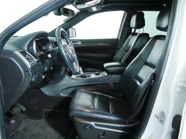 Used 2019 White Jeep Limited image 21
