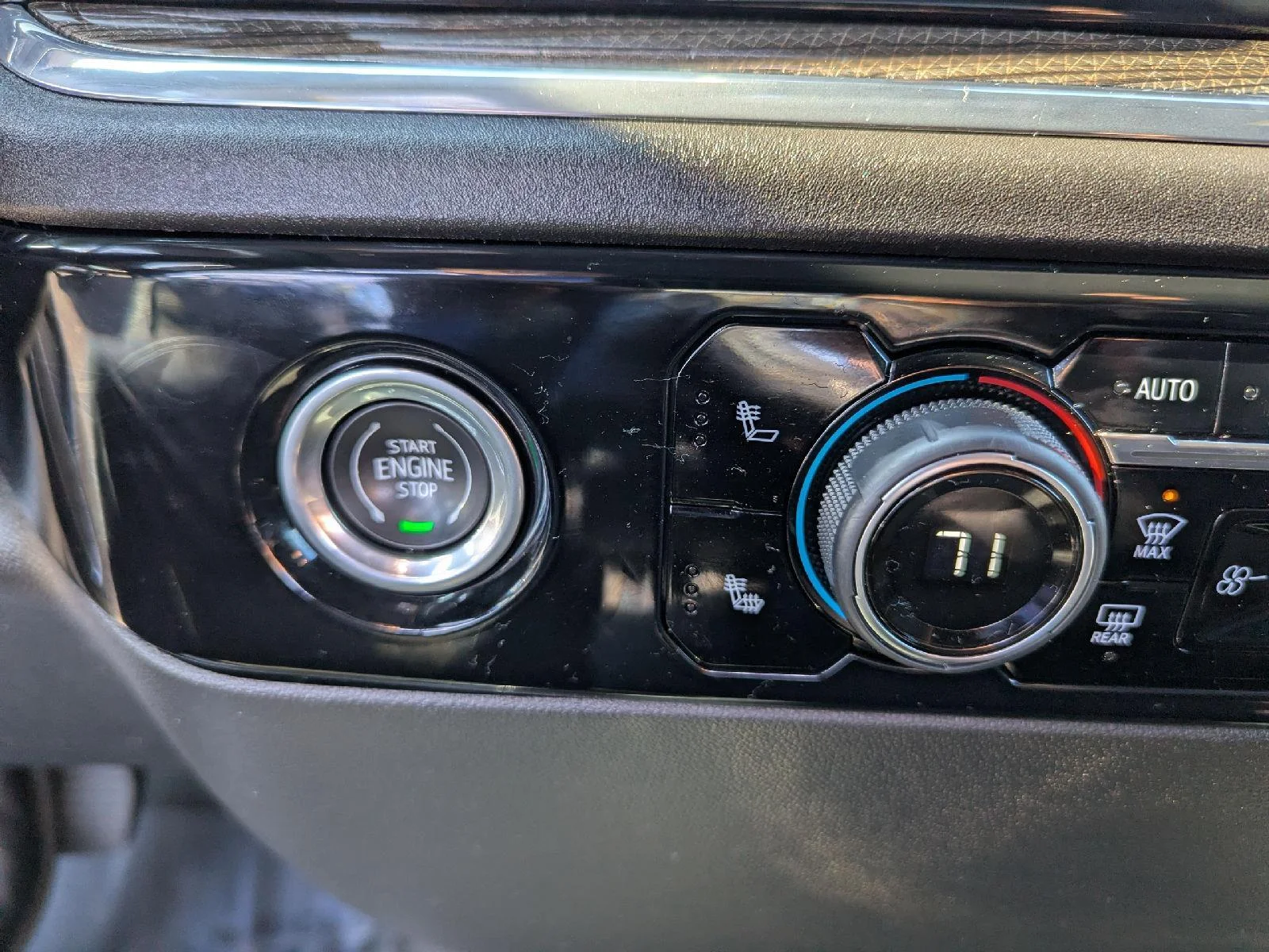 2024 Chevrolet Silverado 1500 LT - Photo 17