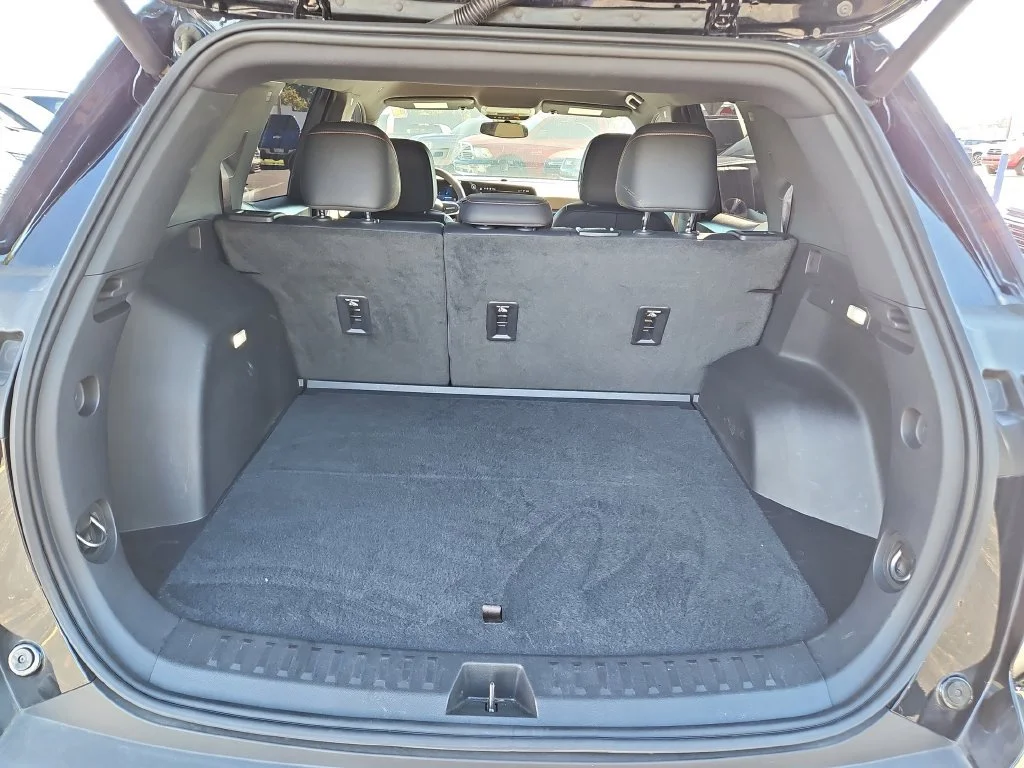 Used 2025 Mosaic Black Metallic Chevrolet ACTIV image 11