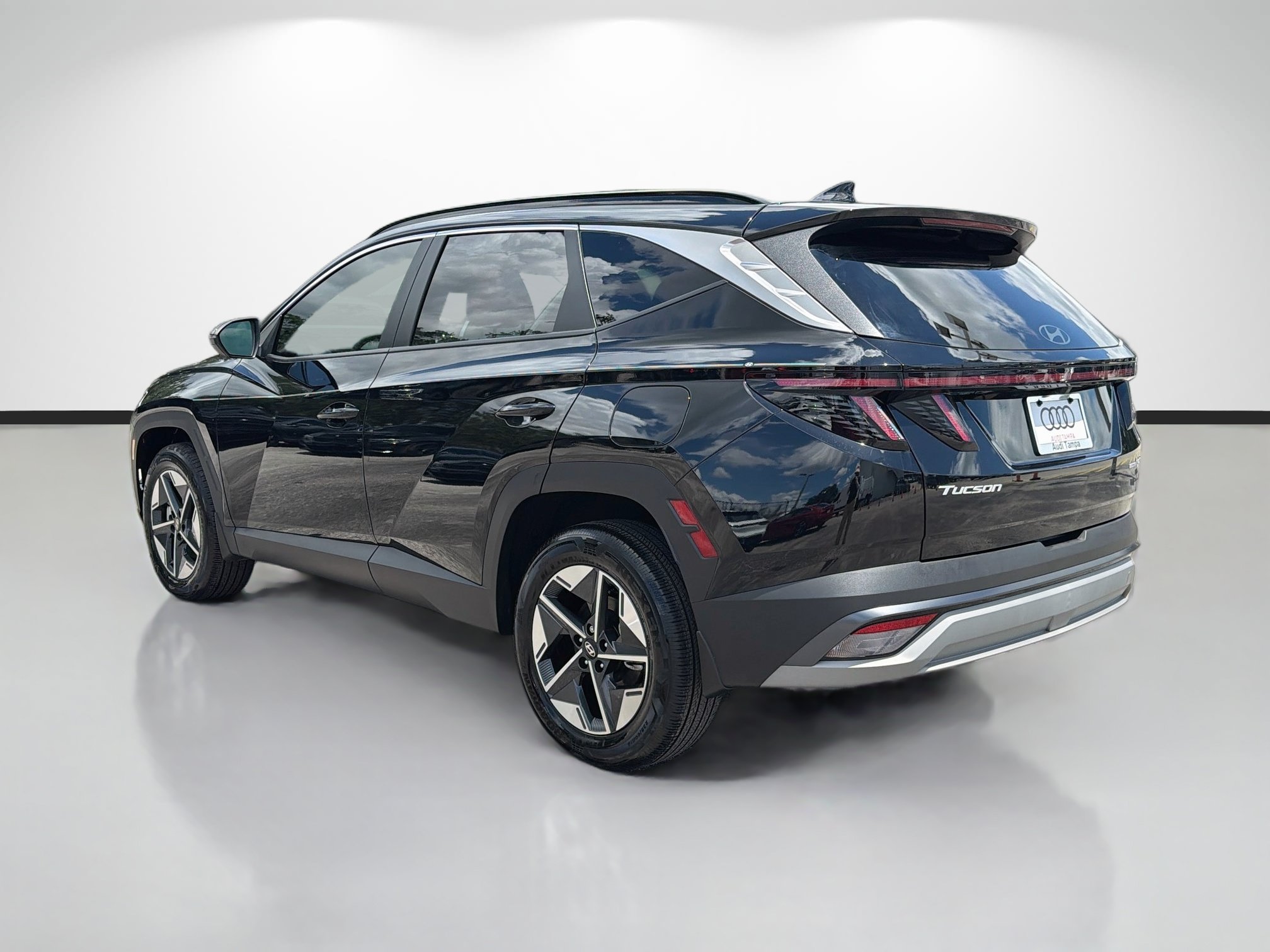 Used 2025 Ash Black Hyundai SEL Convenience image 5