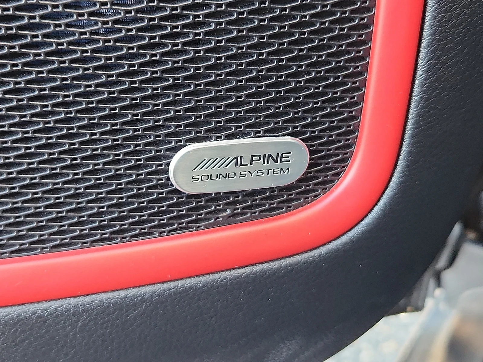 Used 2021 Diamond Black Jeep Trailhawk image 24
