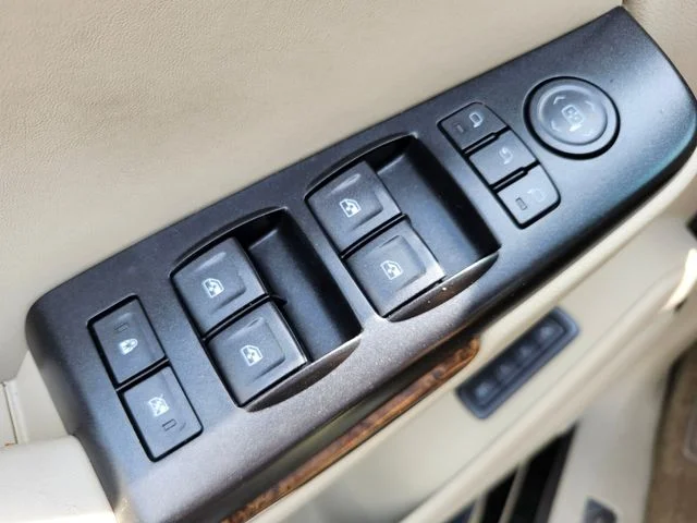 Used 2015 Black GMC Denali image 42