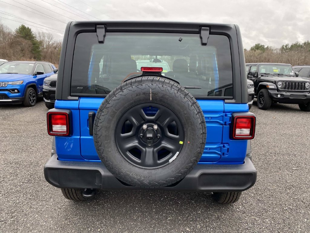 New 2026 Hydro Blue Pearl-Coat Exterior Paint Jeep Sport image 4
