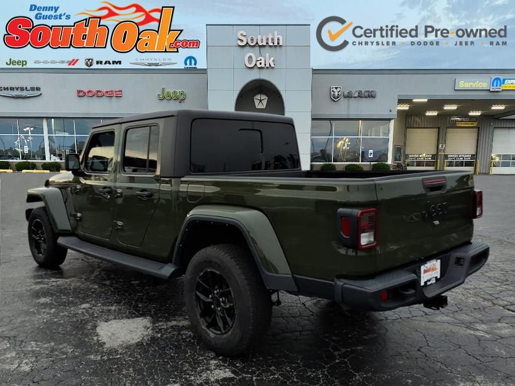Used 2022 Green Jeep Sport image 3
