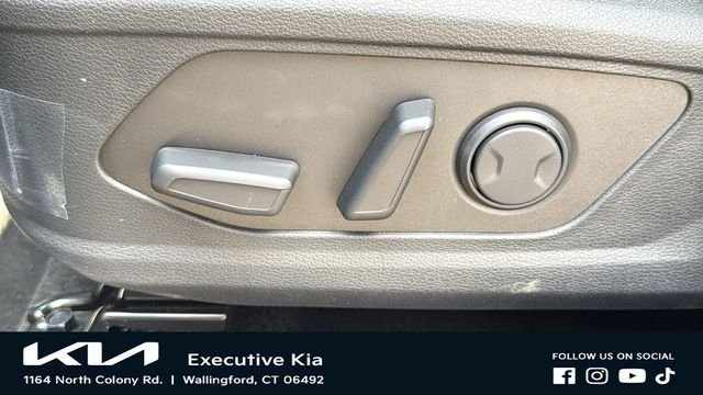 New 2027 Fusion Black Kia EX image 11
