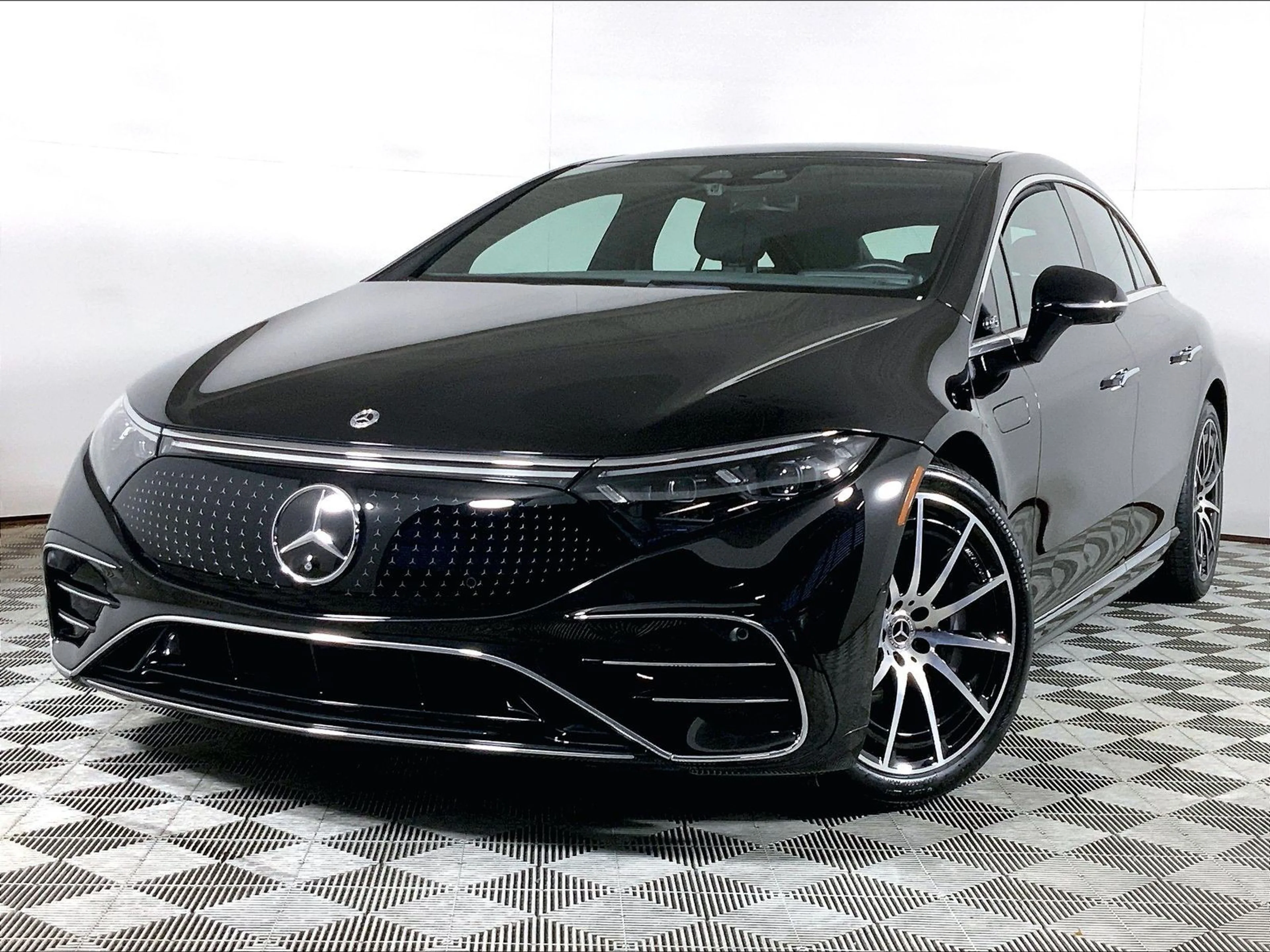 2022 Mercedes-Benz EQS's photo