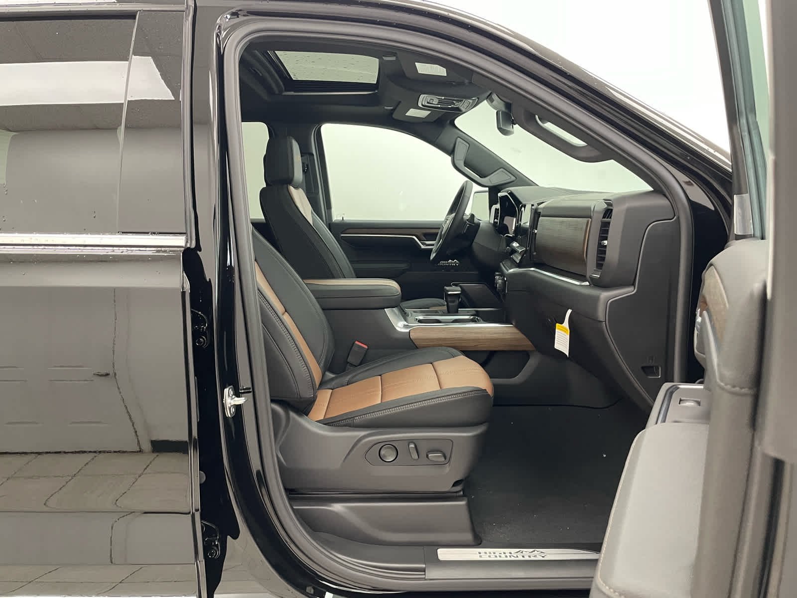 2026 Chevrolet Silverado 1500 High Country - Photo 17