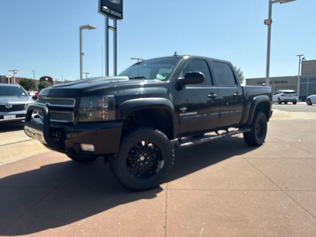 Used 2013 Black Chevrolet LT image 1