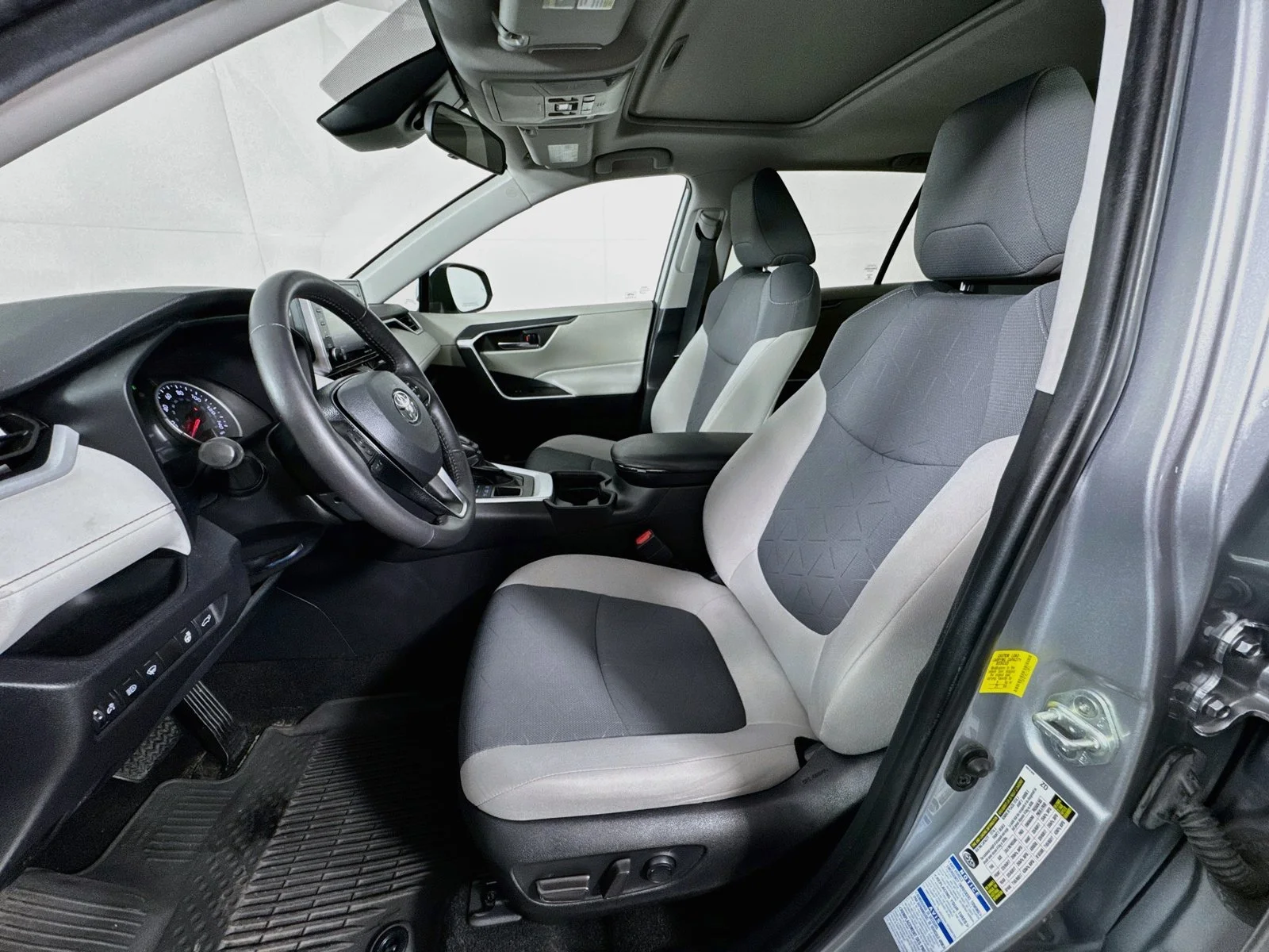 Certified Used 2020 Silver Toyota XLE image 20
