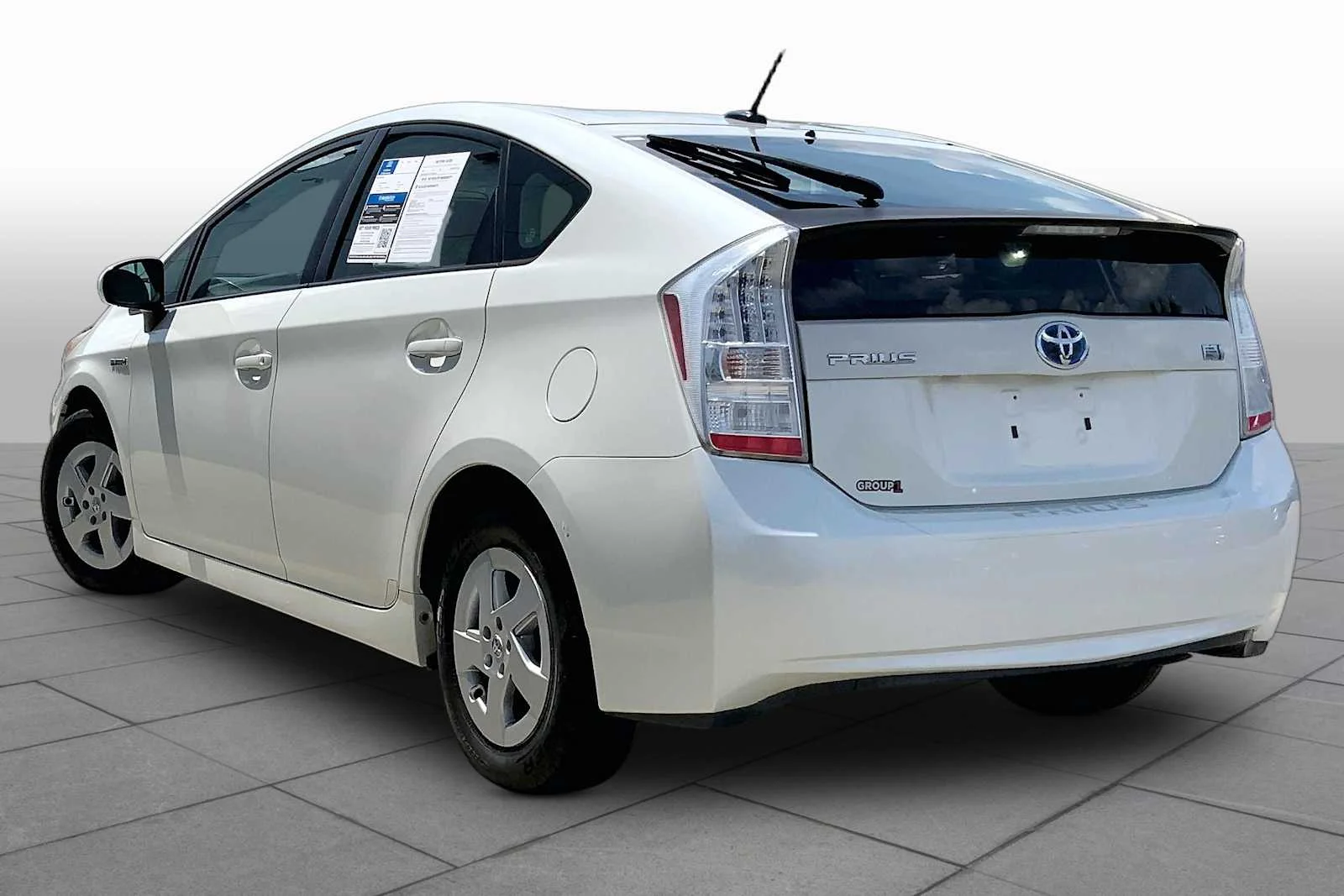 Used 2011 Blizzard Pearl Toyota III image 11