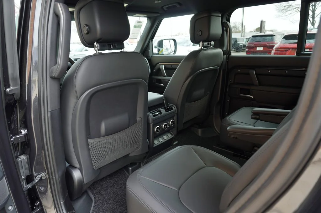 New 2026 Carpathian Grey Land Rover X-Dynamic SE image 30