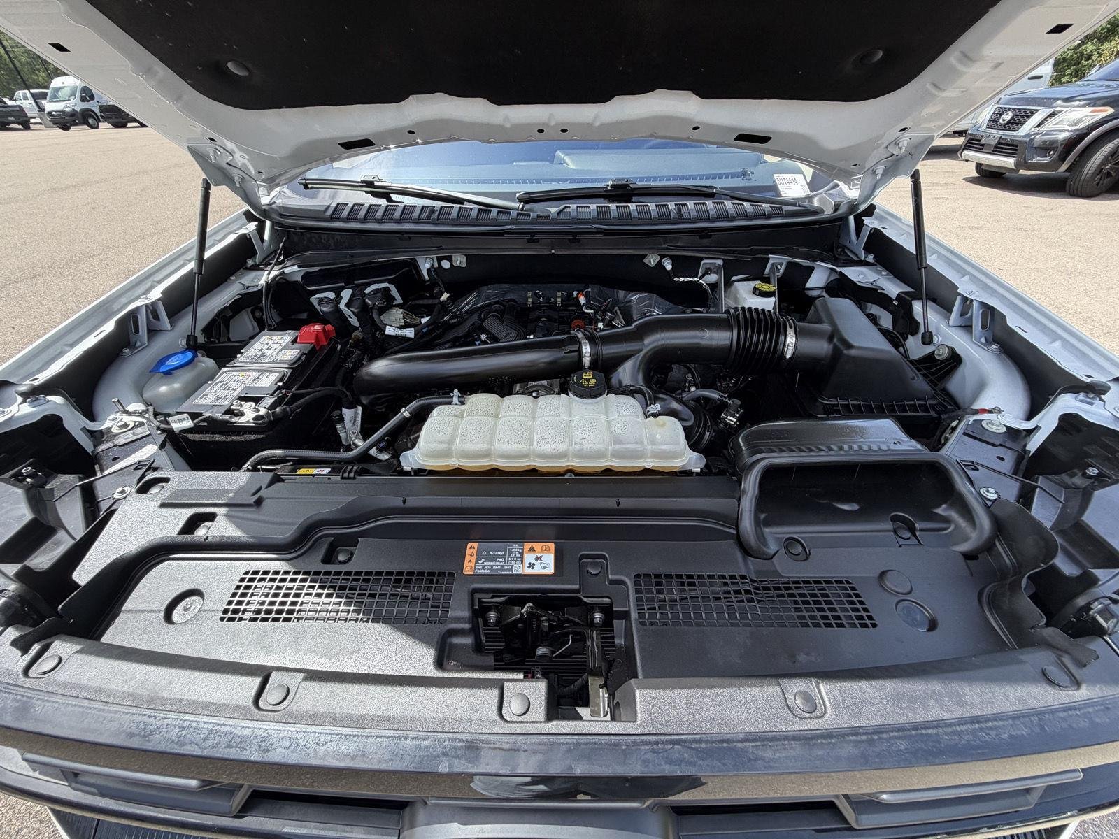 Used 2025 Oxford White Ford Active image 24