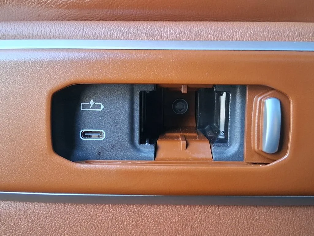 Used 2025 Gray BMW M60i image 29