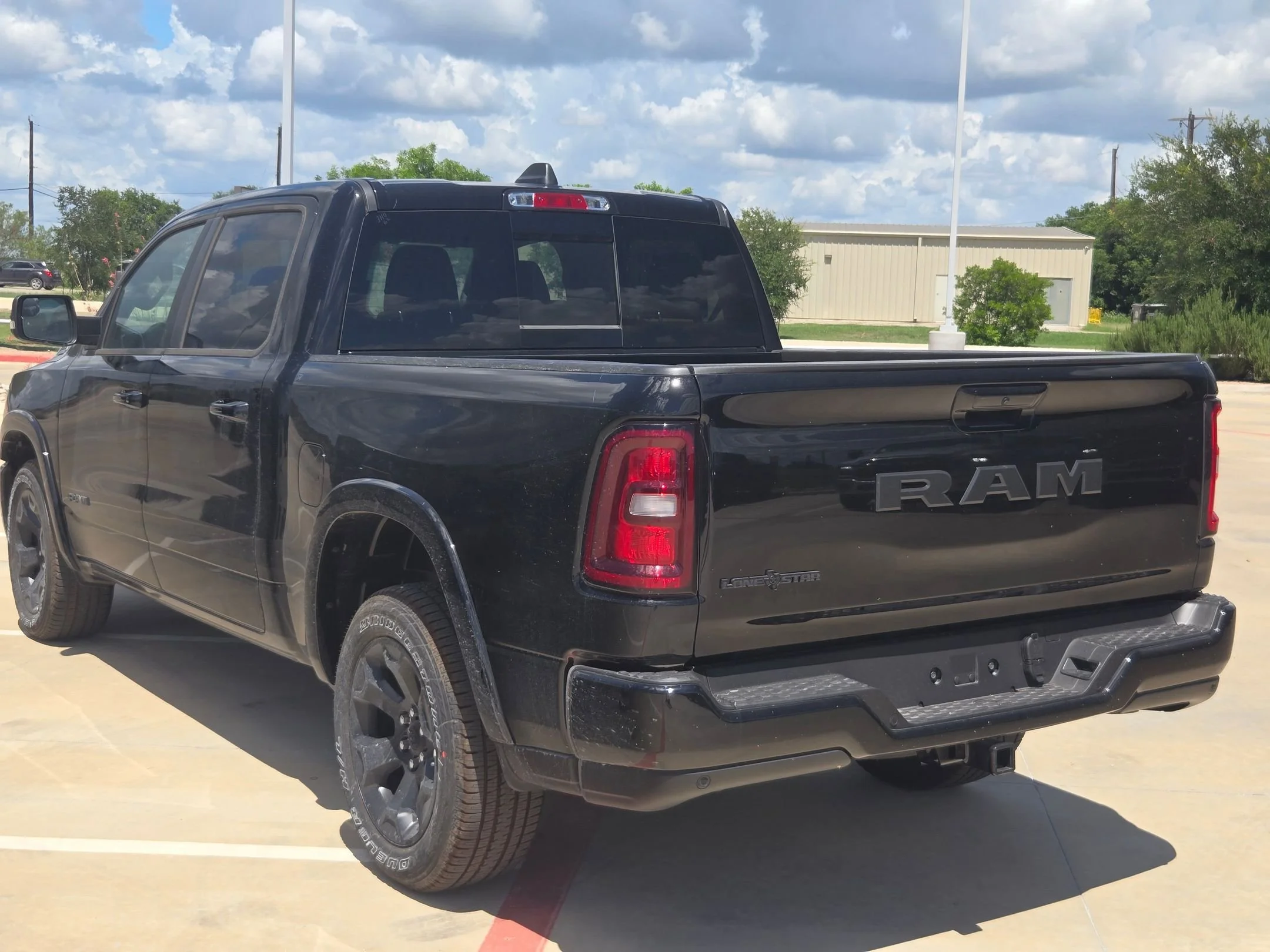 New 2026 Diamond Black Crystal Pearl-Coat Exterior Paint RAM Big Horn/Lone Star image 5