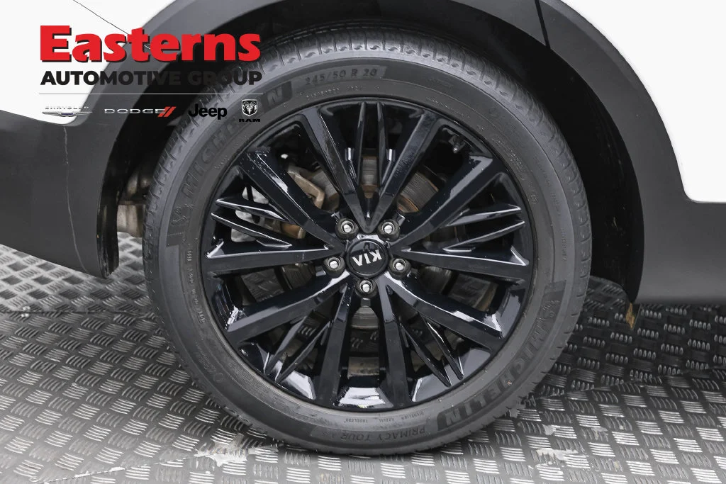 Used 2020 White Kia SX image 35