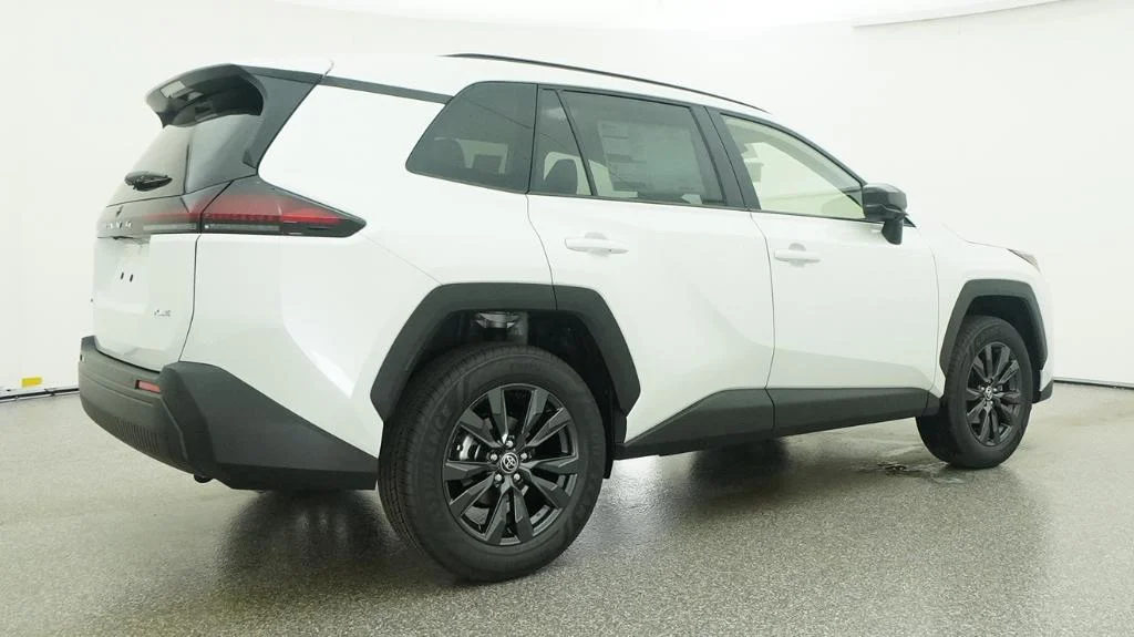 New 2026 Wind Chill Pearl Toyota XLE Premium image 60