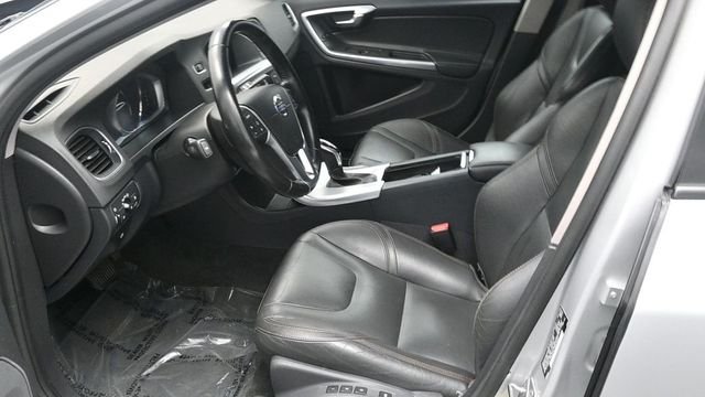 Used 2017 Silver Volvo T5 image 11