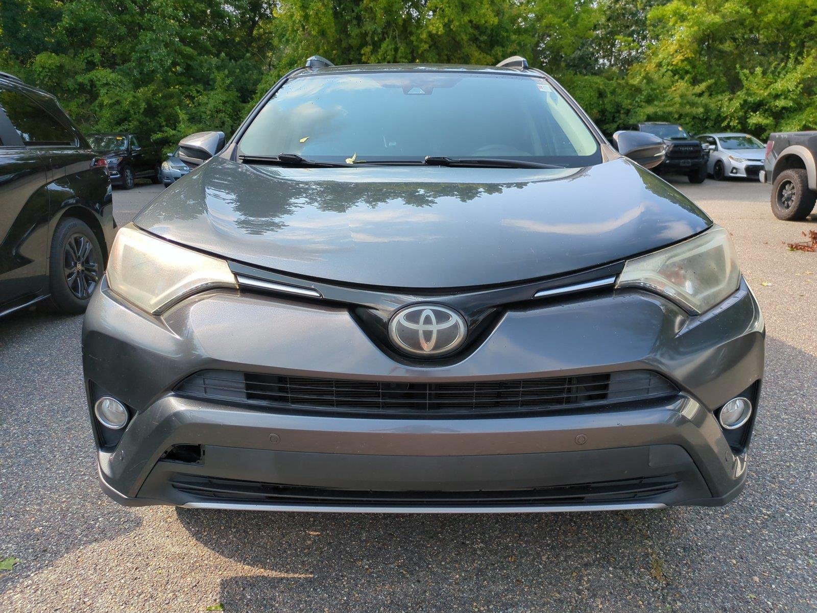 Used 2018 Magnetic Gray Metallic Toyota XLE image 2
