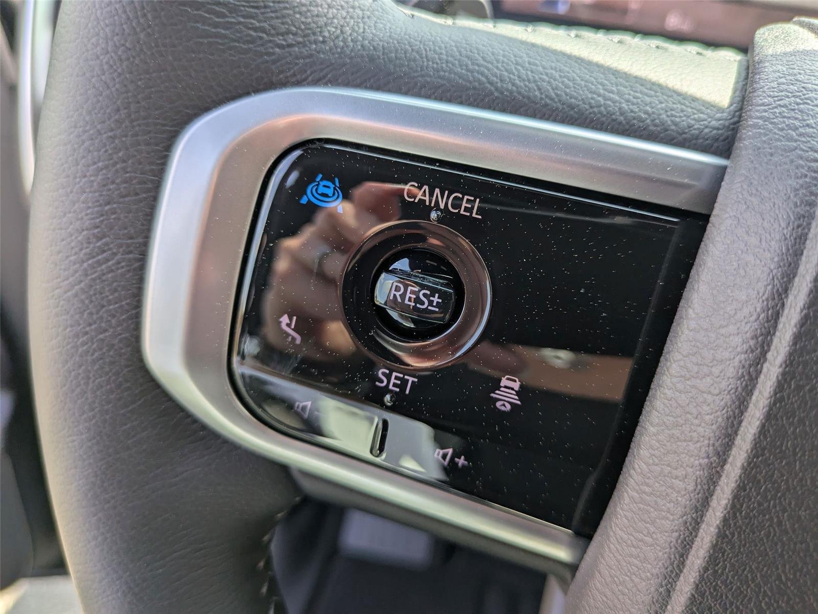 2025 Nissan Armada SL - Photo 16