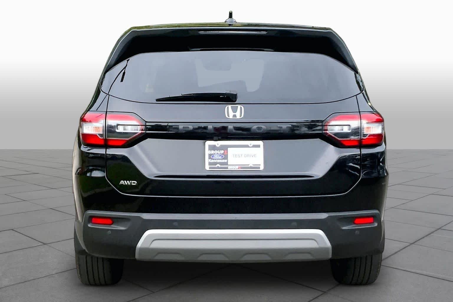 Certified Used 2025 Crystal Black Pearl Honda EX-L image 5