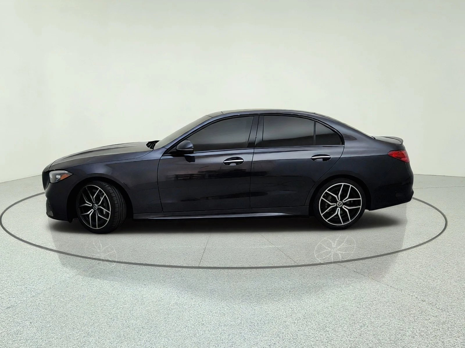 Used 2024 Graphite Grey Metallic Mercedes-Benz C 300 image 14