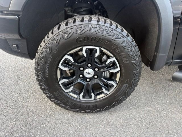 Used 2025 Black Chevrolet ZR2 image 13