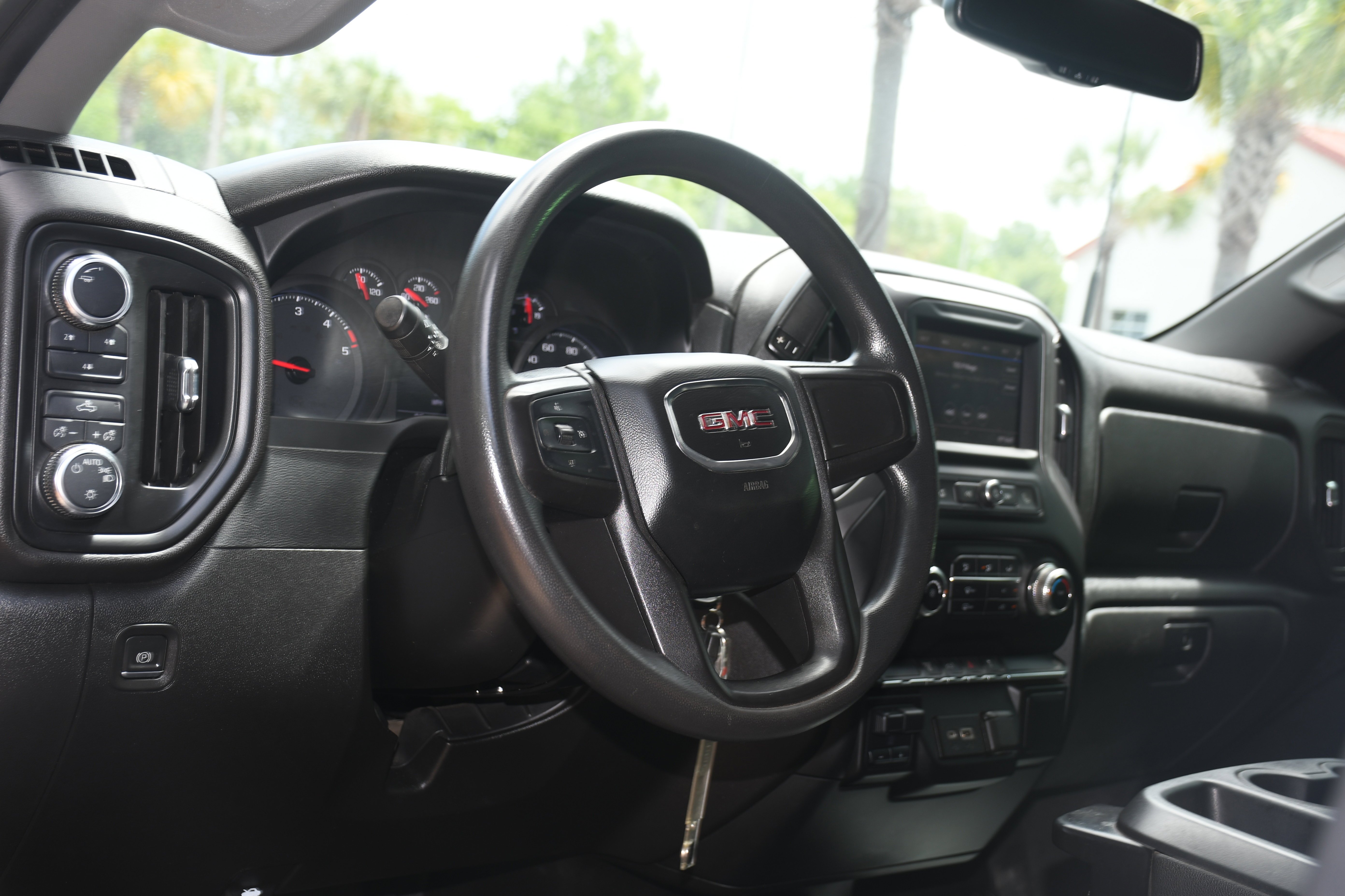 Used 2022 White GMC Pro image 7