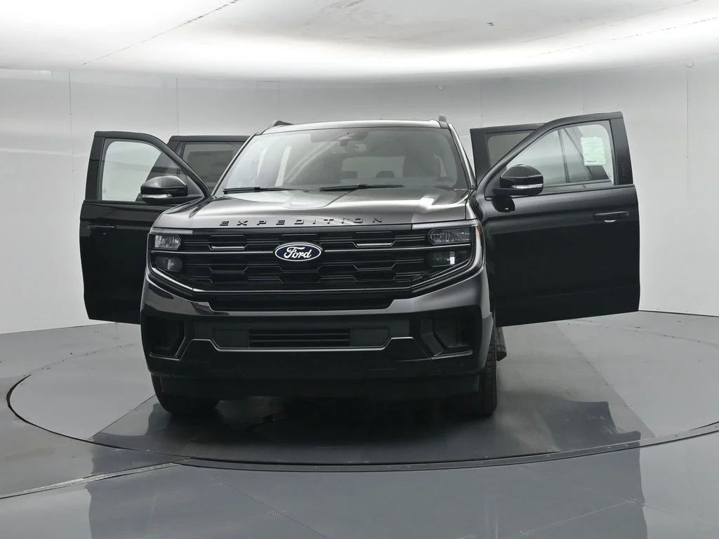 New 2027 Agate Black Metallic Ford Platinum image 35
