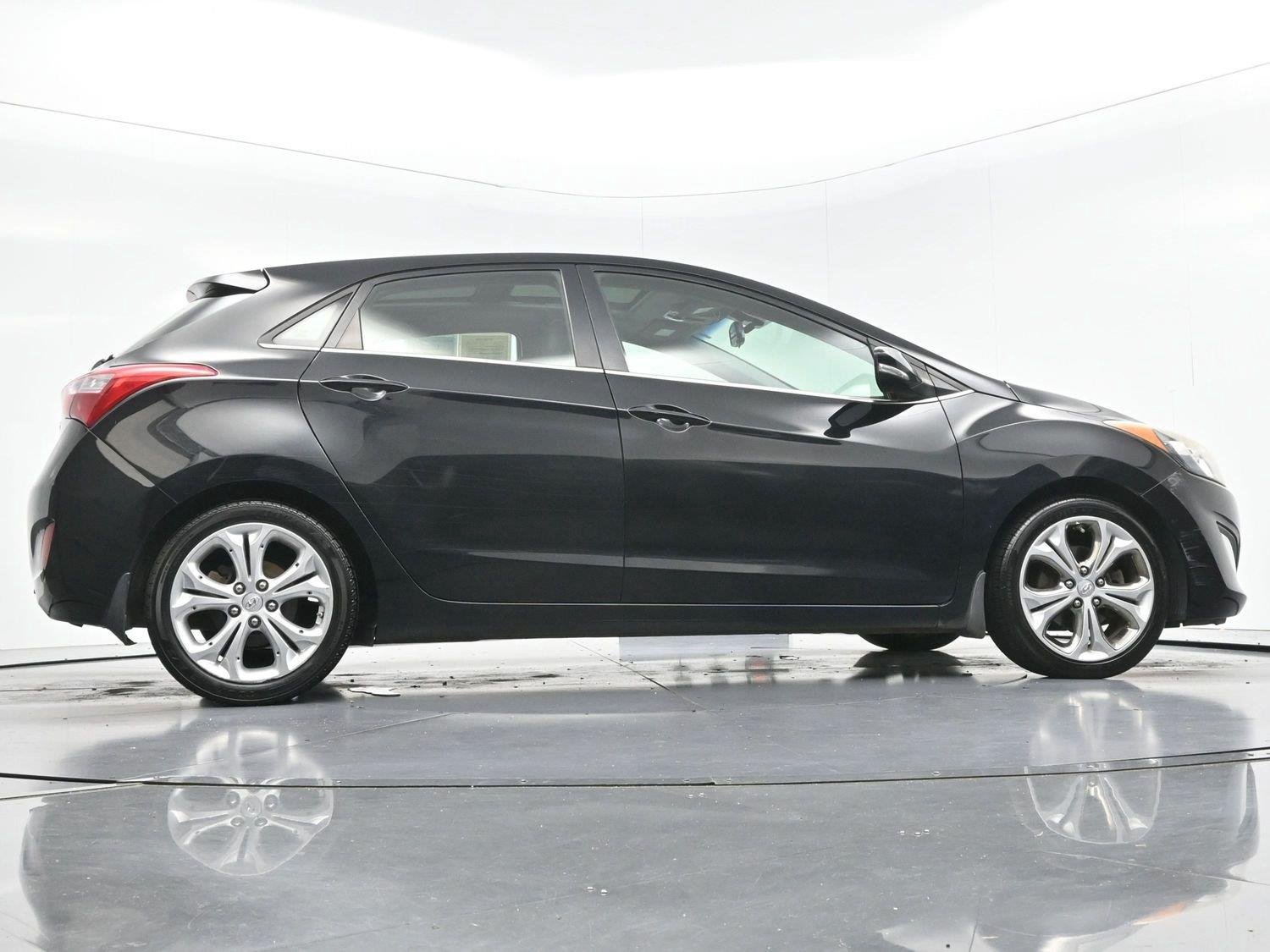 Used 2013 Black Noir Pearl Hyundai 5dr HB Auto PZEV image 51