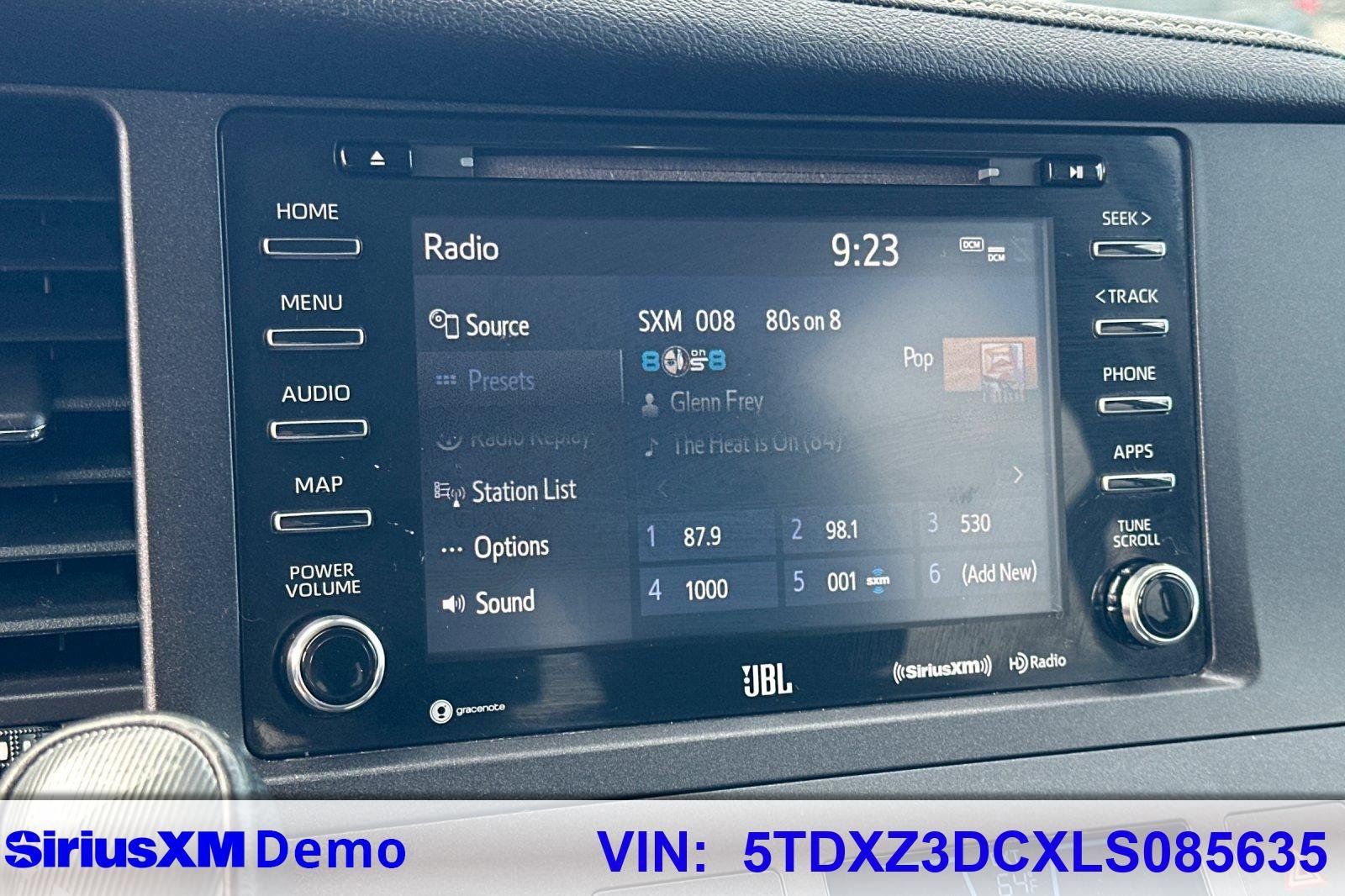 2020 Toyota Sienna SE - Photo 30