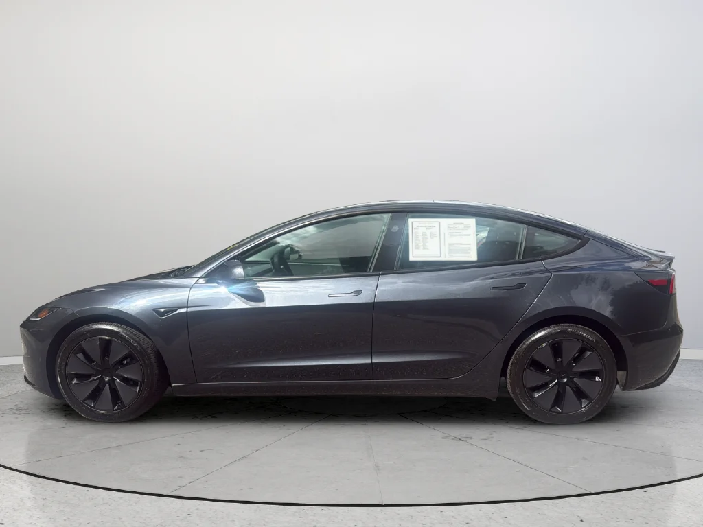 2025 Tesla Model 3 Long Range - Photo 9