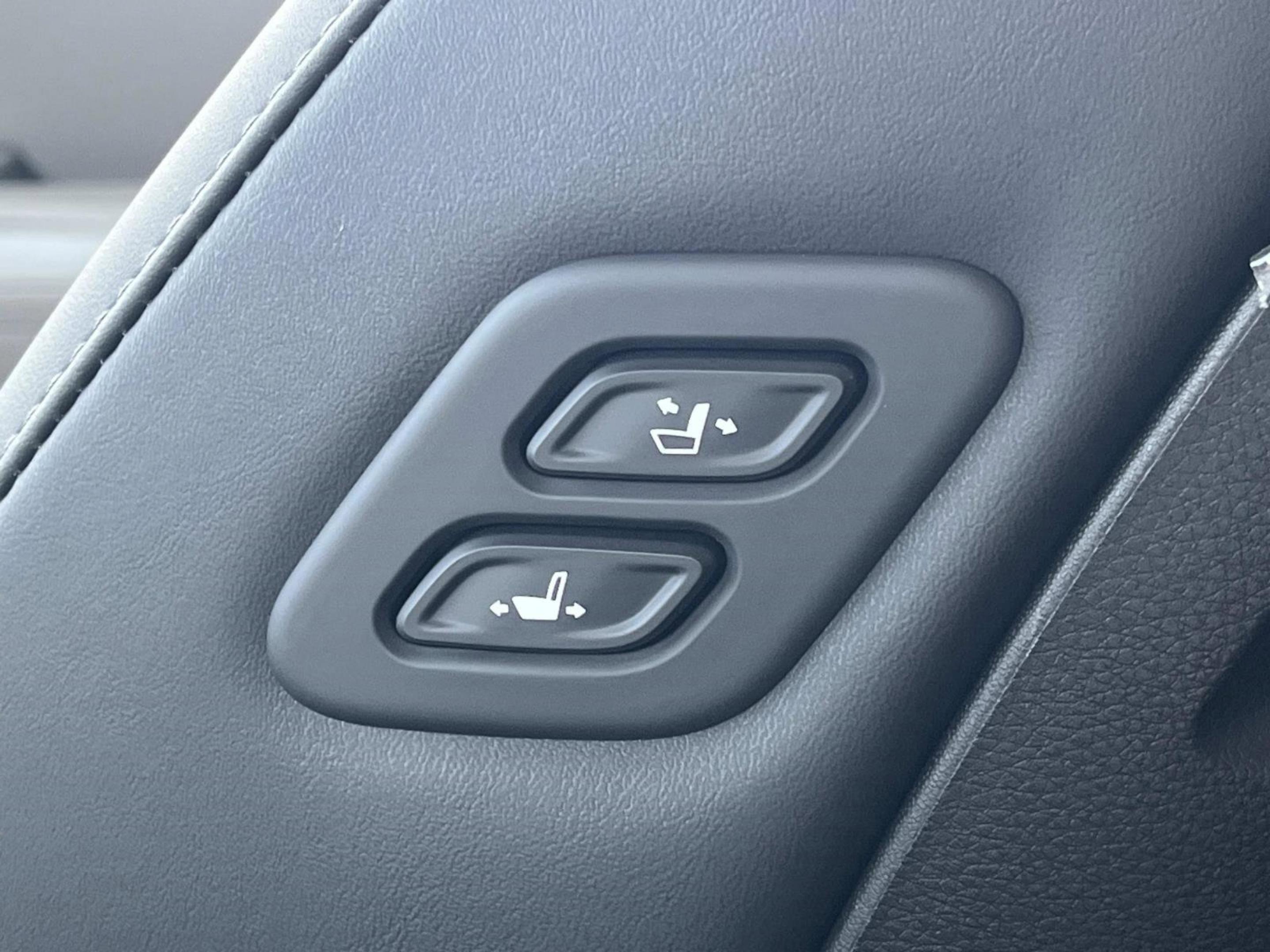 New 2026 Deep Chroma Blue Kia EX image 17