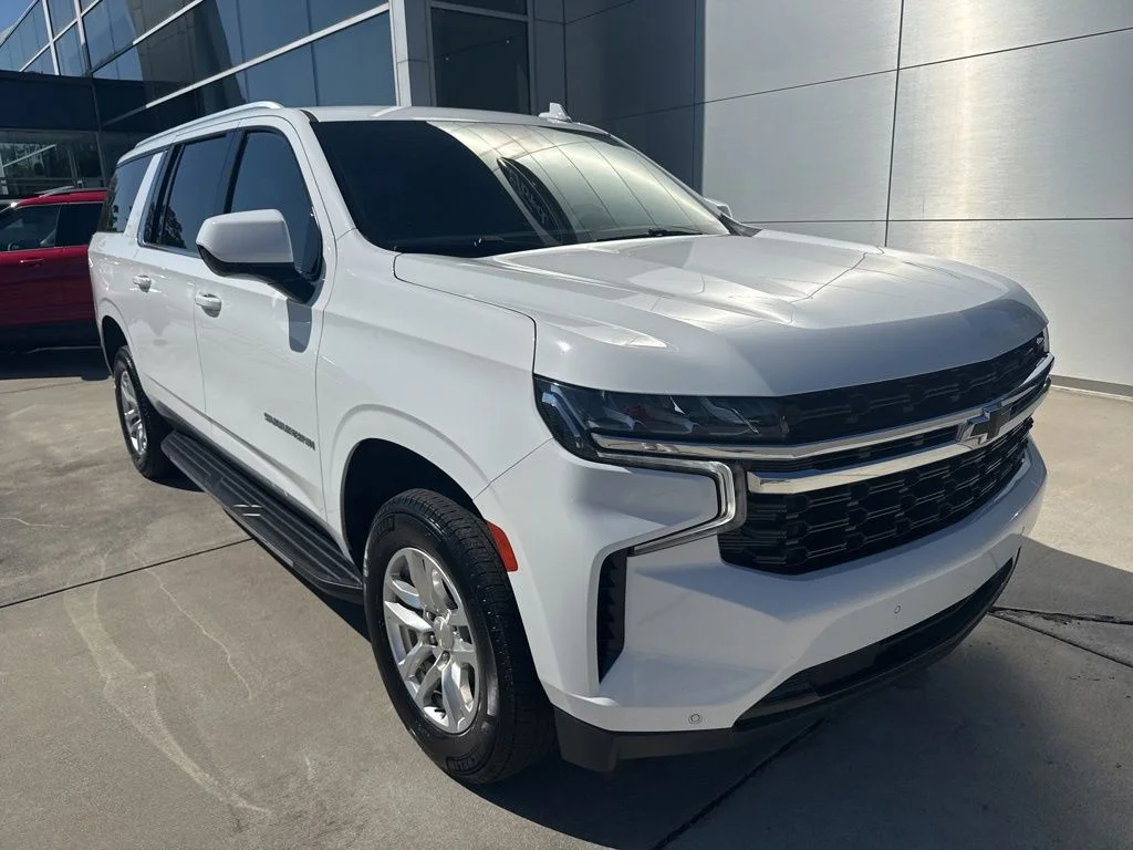 2023 Chevrolet Suburban 2WD 1500 LS's photo