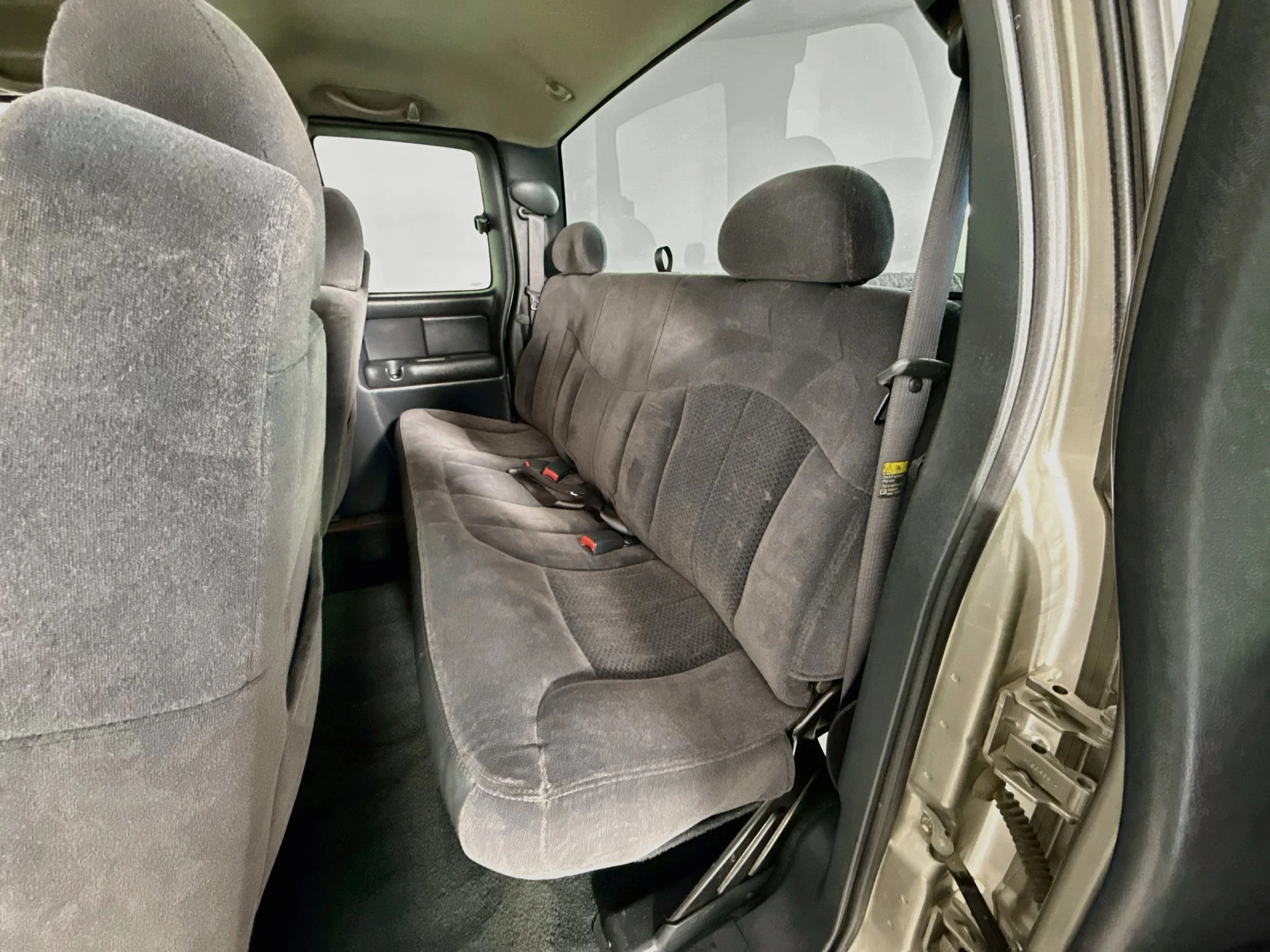Used 2002 Light Pewter Metallic Chevrolet LS image 21
