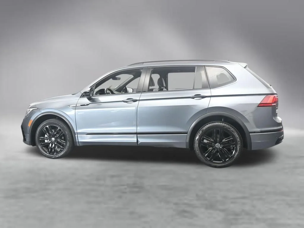 Used 2022 Gray Volkswagen 2.0T SE R-Line Black image 3