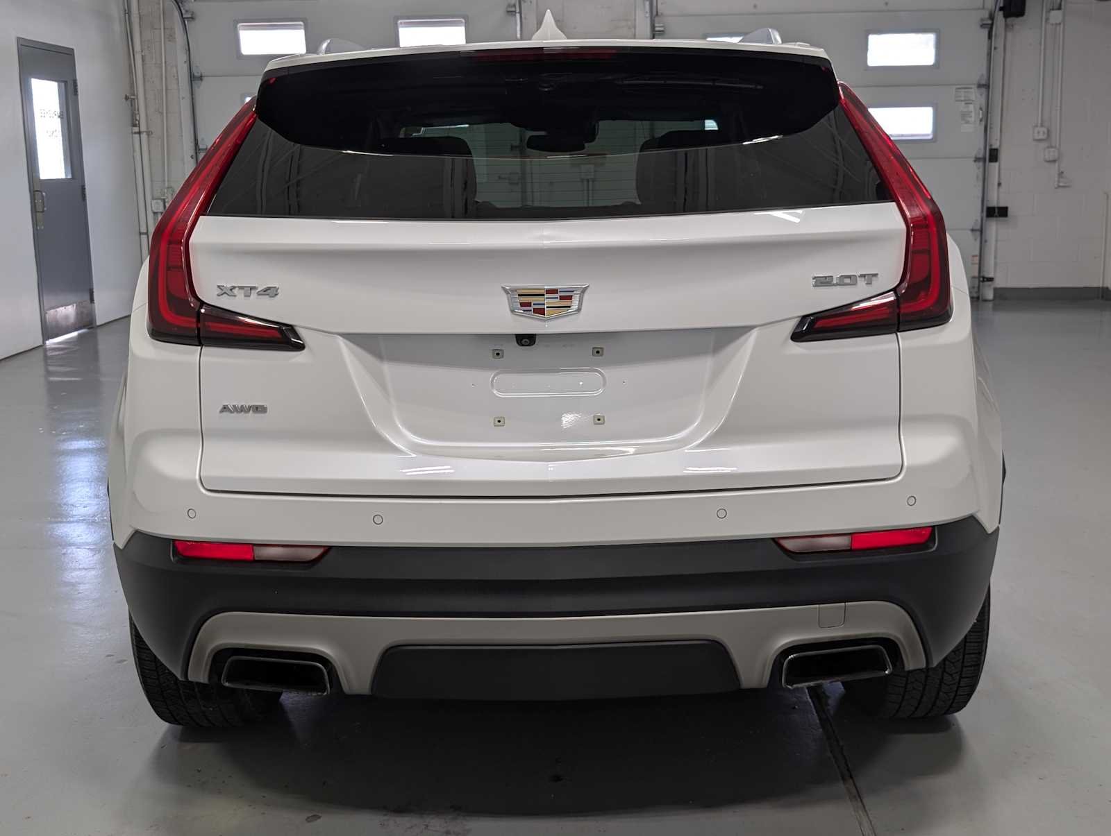 Used 2019 CRYSTAL WHITE TRICOAT Cadillac AWD Premium Luxury image 9