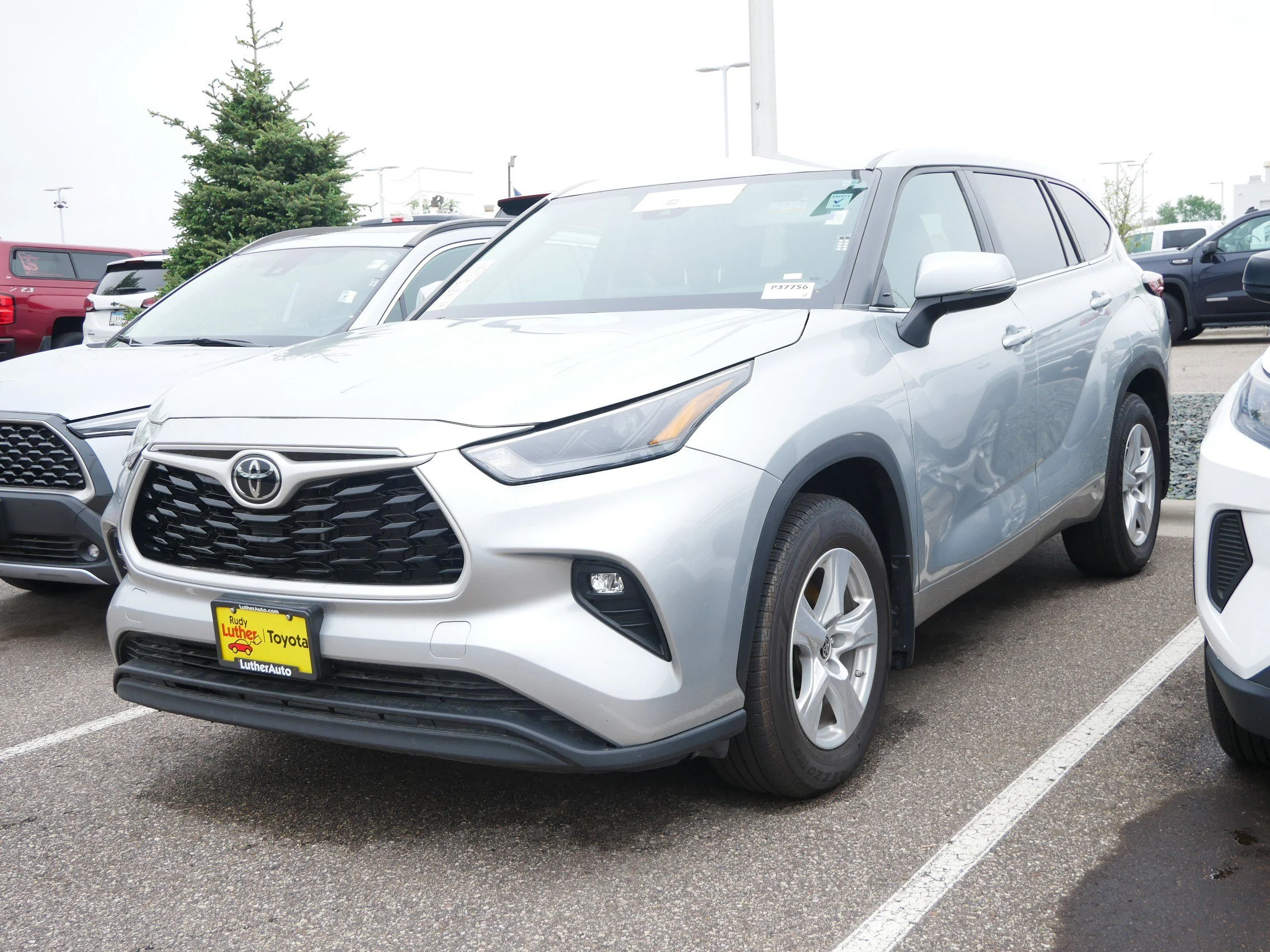 Used 2024  Toyota  image 3