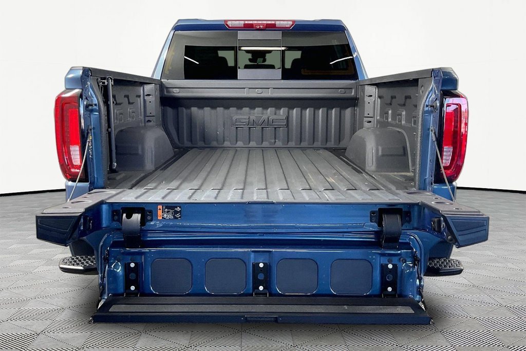 Used 2025 Blue GMC Denali image 7