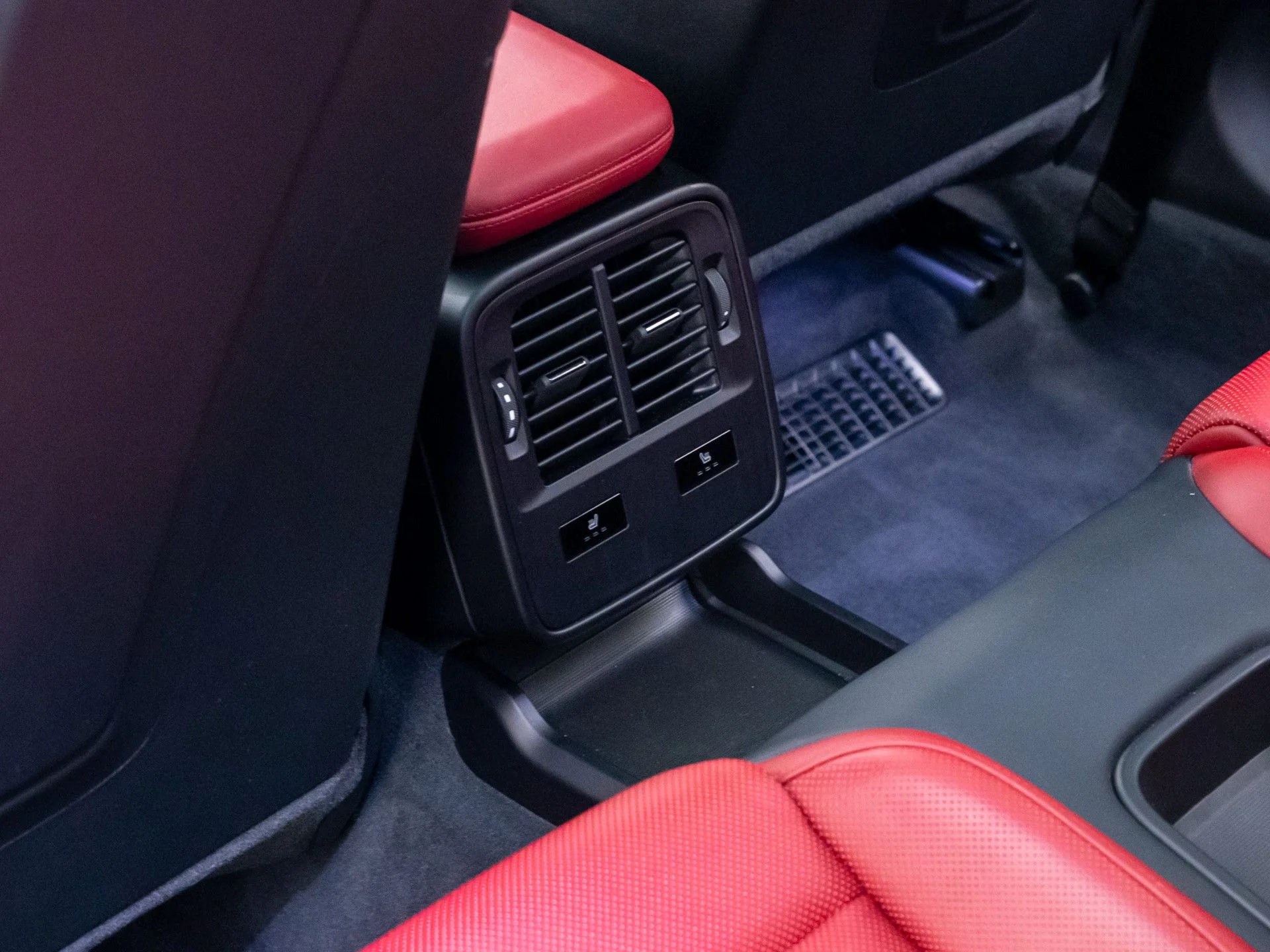 Certified Used 2021  Porsche 4S image 18