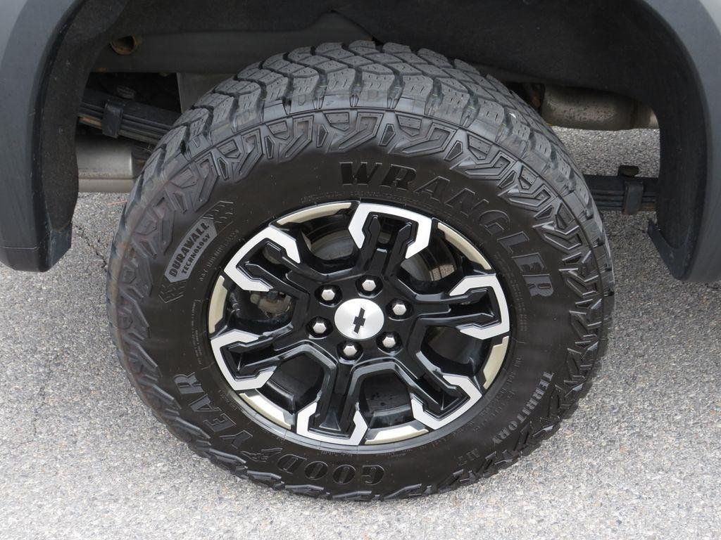 Used 2023 Ash Chevrolet ZR2 image 15