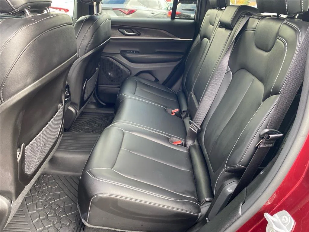 Used 2024 Velvet Red Pearlcoat Jeep Limited image 24