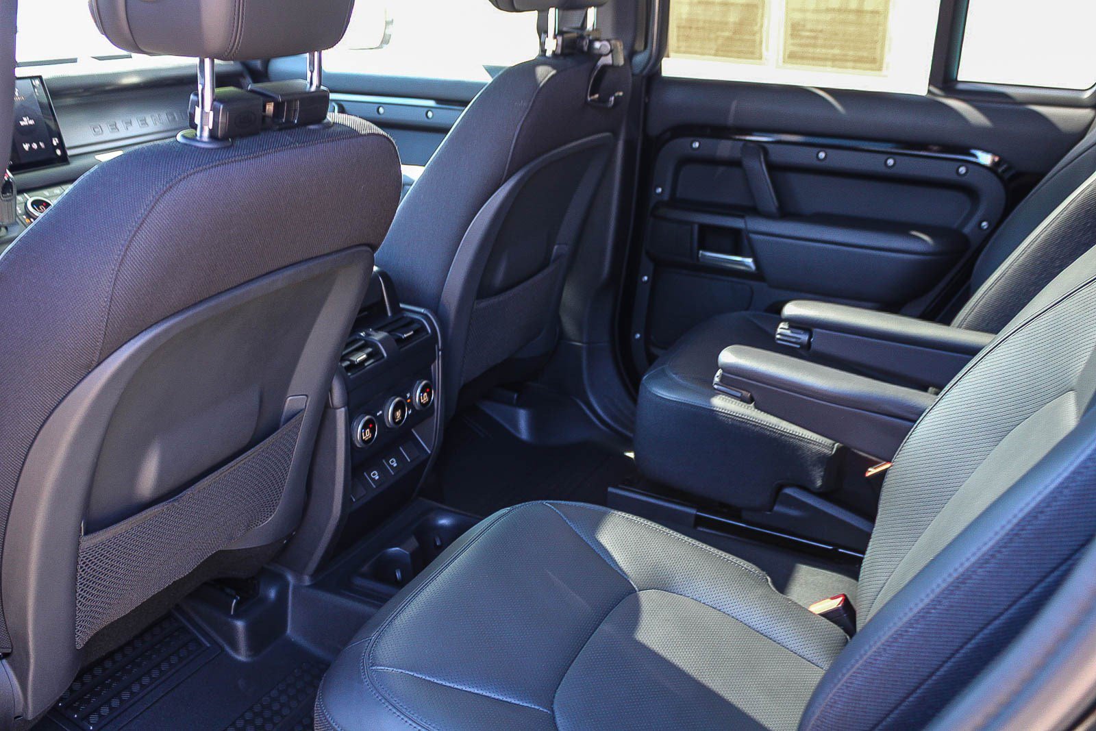 Used 2025 Silicon Silver Premium Metallic Land Rover X image 19