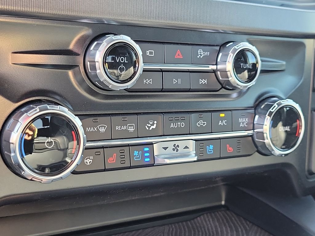 2025 Ford F-350 Super Duty Platinum - Photo 27