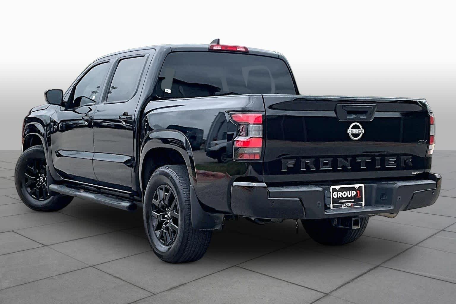 Used 2023 Super Black Nissan SV image 12