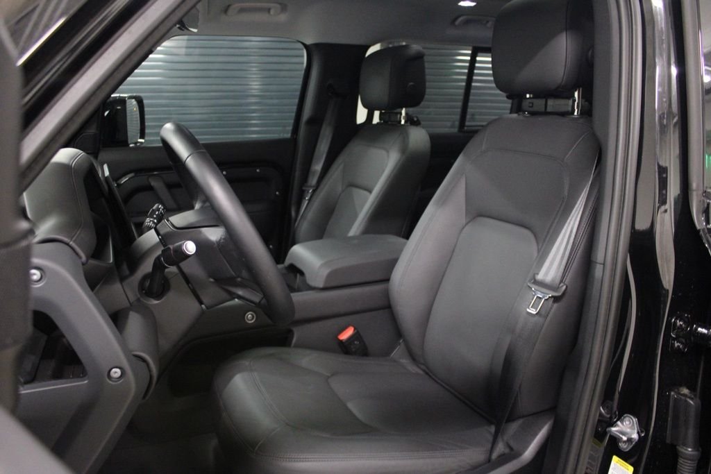 Used 2025 Black Land Rover S image 5