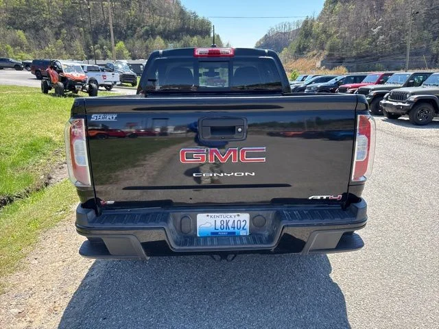 Used 2022 Black GMC AT4 w/Cloth image 4